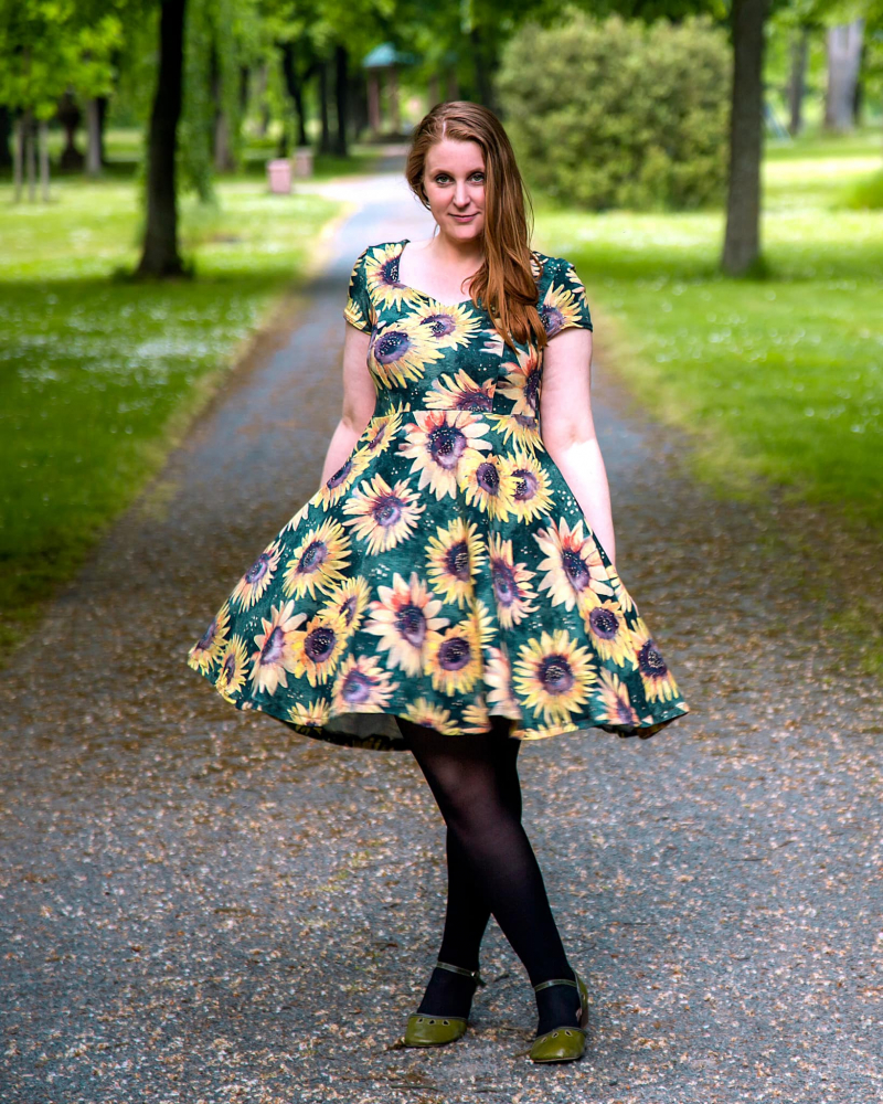 PDF-Schnittmuster Vintage-Kleid Aurora mit Herzausschnitt und Schwingrock, GR. 34-50